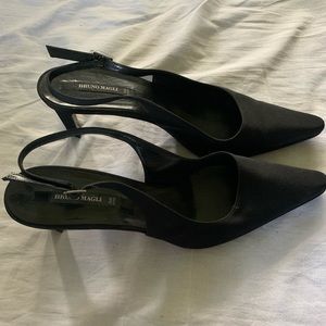 Bruno Magli kitten heel. Size 8 1/2, fits like 8!